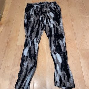 🖤 pants w/ cool pattern